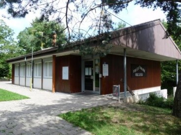 2012: die baufällige Freizeitanlage von Westen gesehen