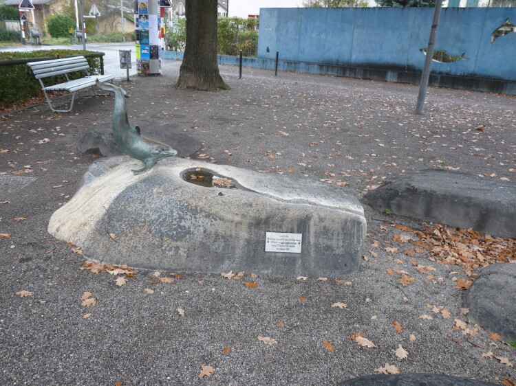 Brunnen auf dem Delphinplatz
