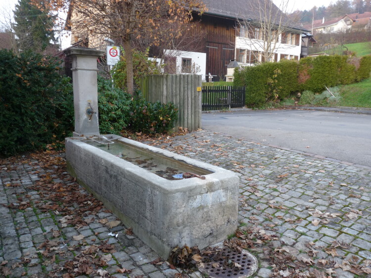 Brunnen an der Stockenerstrasse 52