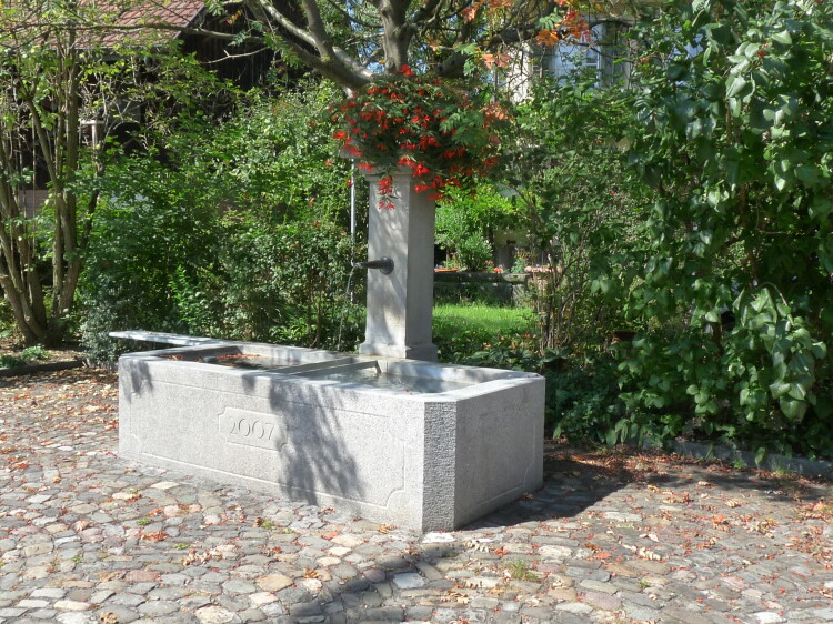 Seit 2007 sprudelt der Brunnen und ersetzt damit seinen Vorgänger, 2012