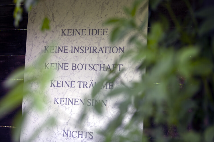 2021: Epitaph (Katharina Henking): Beklemmend und doch entlastend ehrlich.