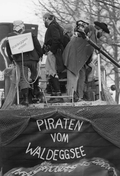 Waldeggsee Piraten, Anspielung auf das See-Projekt von Erwin Schatzmann, Fasnacht 1997.