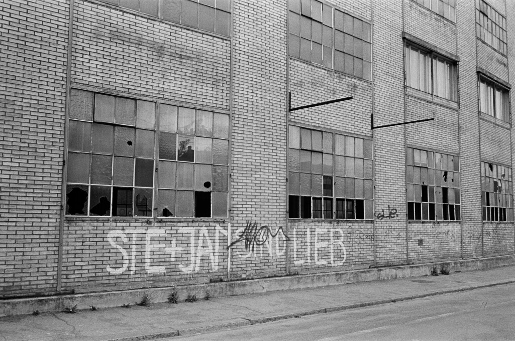 Sulzer Areal, Graffiti am Gebäude 48 (Magazin), 1996.